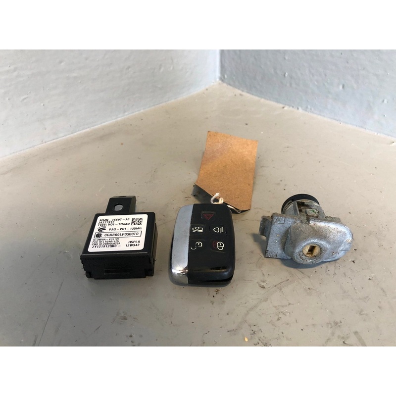 Range Rover Evoque Key Remote and Blade with Door Lock 2011 to 2015 L02095